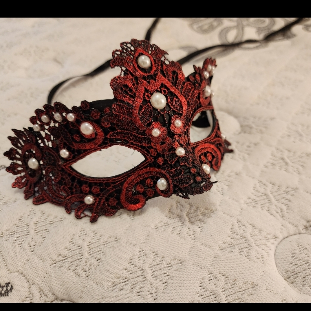 Sexy Burlesque Masquerade Mask